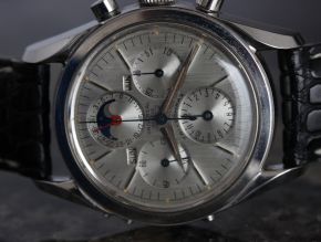 Universal Geneve Tri-Compax 222100